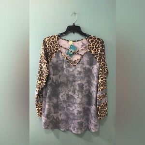 NWT … 7TH RAY “Size: 3X” Leopard Love Raglan Top In Blue